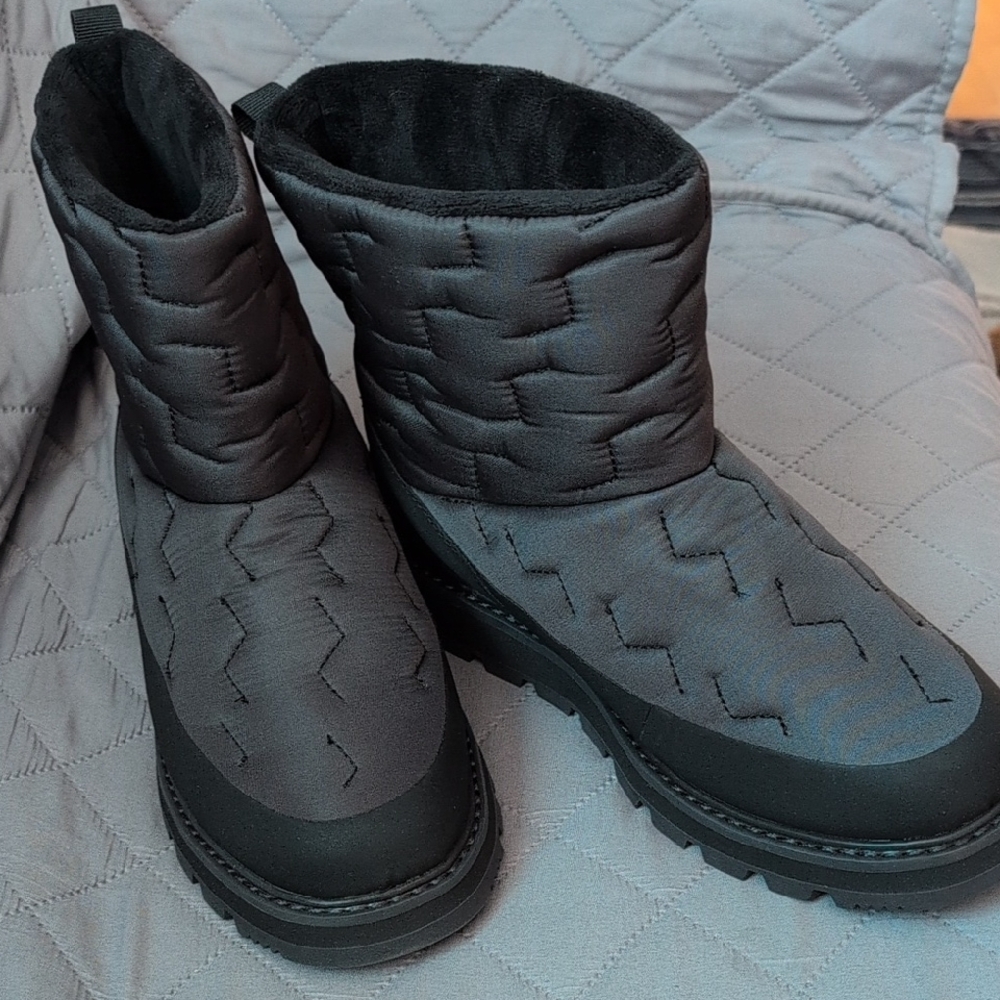 Stylish Black Quilted HH Boots